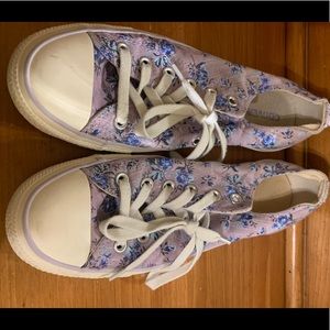 Purple and blue flower converse all star size 10